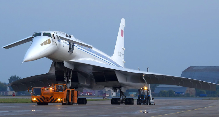 Ту-144 на аеродромі